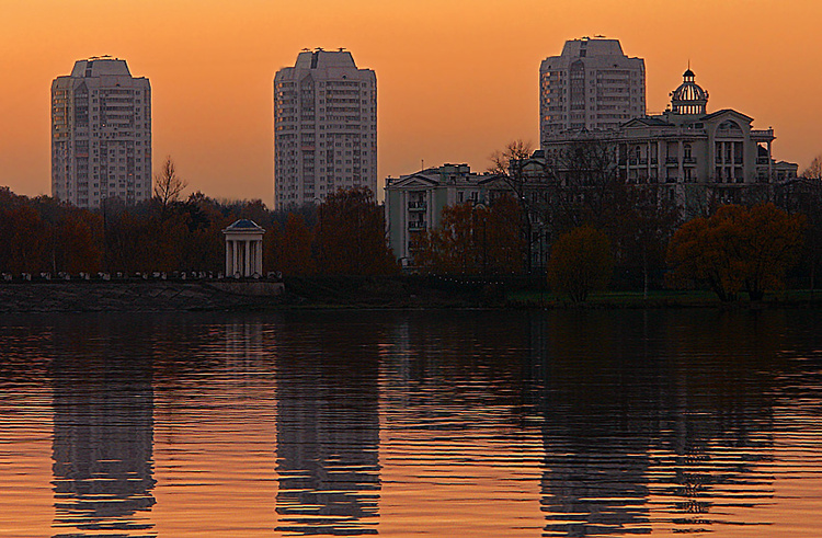 Тушино г москва. Южное Тушино закат. Тушино. Вечернее Южное Тушино. Южное Тушино район Москвы вечером.