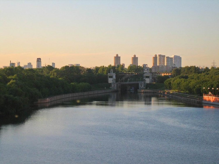 Нижняя 8. Шлюзы в Москве Химкинский. 4 Шлюз Москва. Москва улица Водников 16 шлюэ. Голова в Москве реки.